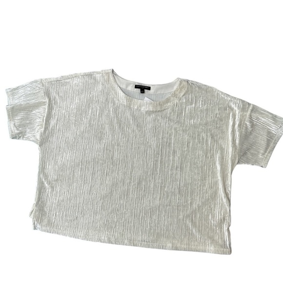 Banana Republic Factory Shimmering Crinkled Off White velvet Short Sleeve NWT - Picture 1 of 7